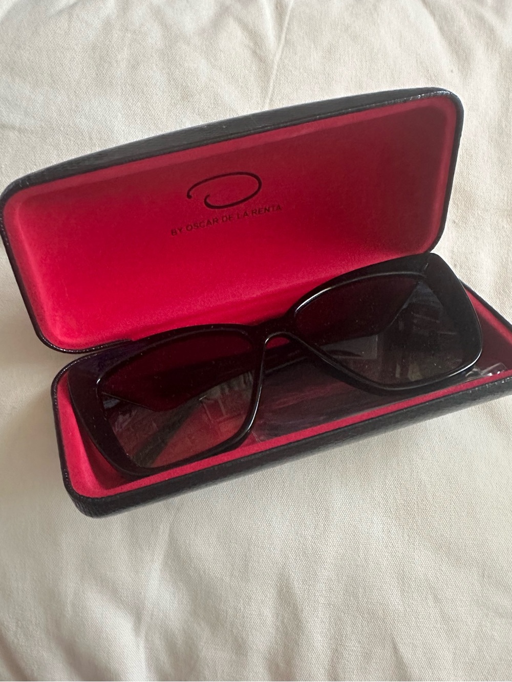 O by Oscar de la Renta Riley Sunglasses - Black Oversized Cat Eye - New No Tags